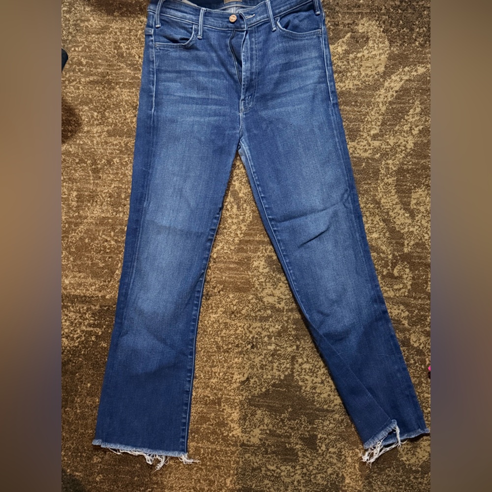 MOTHER jeans-cropped with distressed hem